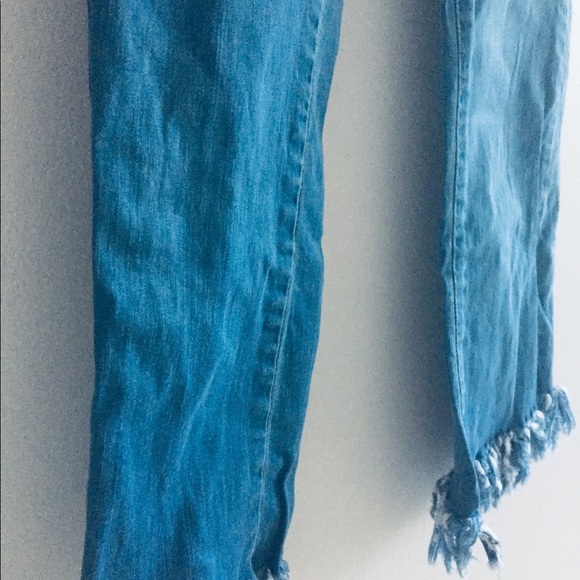 Jeans with frayed bottoms - Picture 2 of 4